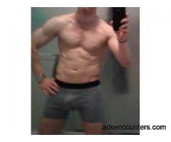 ATHLETIC SINGLE WHITE MALE looking for ongoing NSA FWB - REAL POST - m4w - 30 - Chicago IL