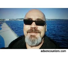 ISO a Couple or freaky females that i could help fulfill your fantasyz - m4mw - 52 - Houston TX