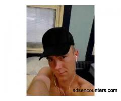 43 white male lookin for cool couple - m4mw - 43 - Honolulu HI