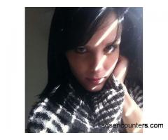 beautiful young lady searching for a relationship - w4m - 24 - Miami FL