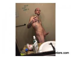 Good looking tatted up Bi guy here for fun - m4w - 32 - Dallas TX