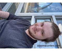 19M looking for first time friend with benefits - m4w - 19 - Sanger TX