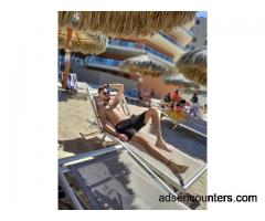 Looking to please a MILF OR Marrie woman in trouble, I LOVE TO EAT - m4w - 28 - Los Angeles CA