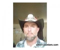 Hung and horny - m4w - 46 - Fresno CA
