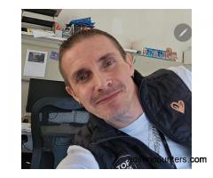 Good looking guy looking for couple or single female - m4w - 42 - Portland OR