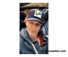 Chill in East Hollywood looking for a playmate for a fun romp-n-rut - m4w - 42 - Los Angeles CA