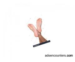 GWM would like to massage the bare feet of Young Men - m4m - Chicago IL