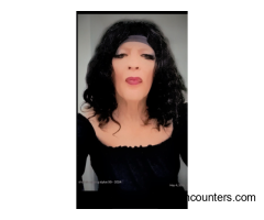 Submissive bottom crossdresser