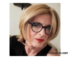 Submissive bottom crossdresser