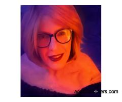 Submissive bottom crossdresser
