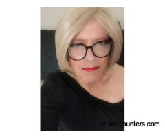 Submissive bottom crossdresser
