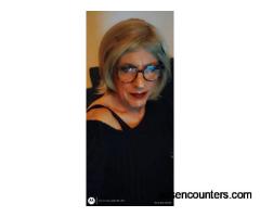 Submissive bottom crossdresser