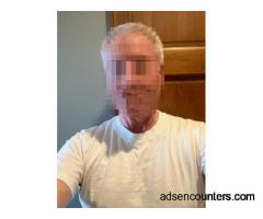 Seeking a gorgeous distraction to share high energy and low expectations - m4w - Milwaukee WI