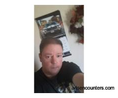 Attractive 45 wm open honest trustworthy seeking others for adult fun - m4mw - 45 - Union MO