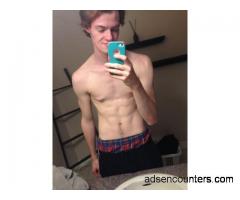 18 year old fit male looking for fwb/casual hookups - m4w - 18 - Ottawa ON